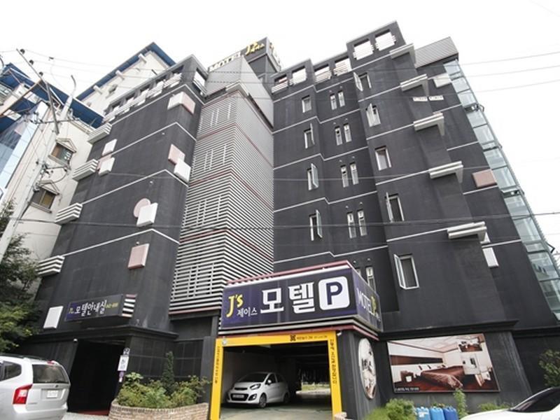 โรงแรมกอร์เยว อันดง ภายนอก รูปภาพ