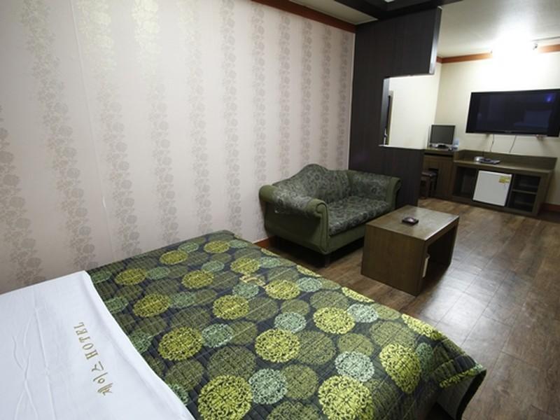 โรงแรมกอร์เยว อันดง ภายนอก รูปภาพ
